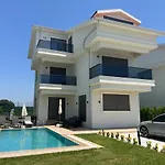 Villa Serentha 2 *