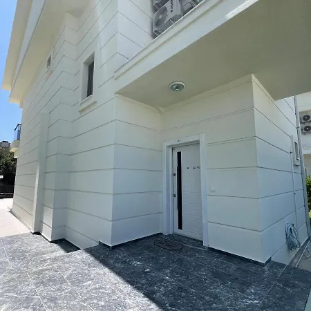 Villa Serentha 2 *
