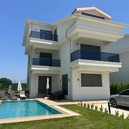 Villa Serentha 2 *